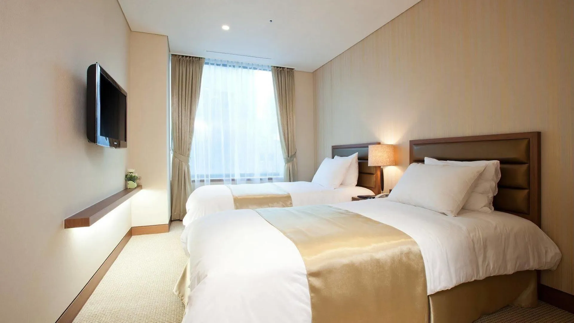 Staz Hotel Myeongdong 1 Seoul 3*,